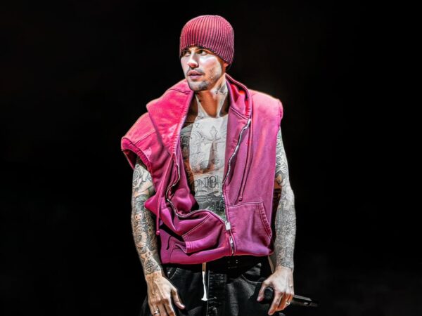 Justin Bieber: Το live album από το Coachella είναι εδώ και «σπάει» όλα τα ρεκόρ!