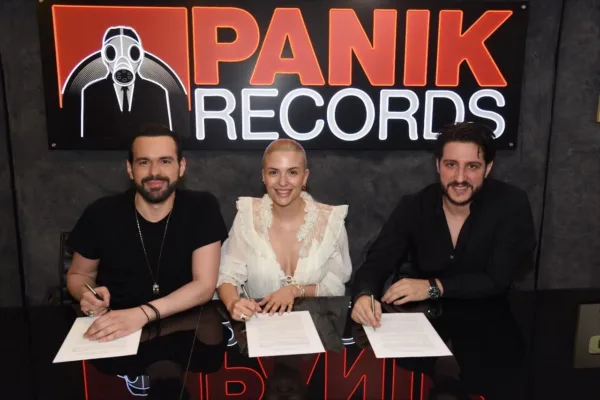katerina lioliou_panik records_ananeosi simbolaiou___