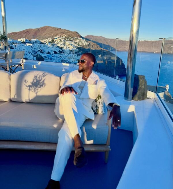 https://www.instagram.com/kevinhart4real/