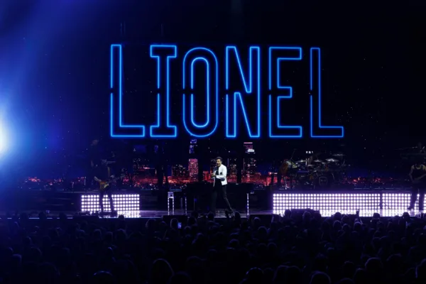 https://www.instagram.com/lionelrichie/