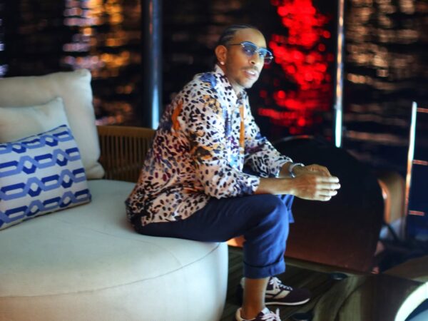Ο Ludacris δείχνει γιατί η Ελλάδα παραμένει ο απόλυτος καλοκαιρινός προορισμός