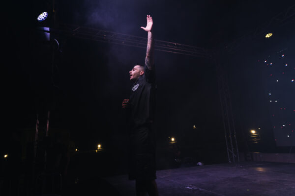 Mad VMA Village: Όταν ο Kidd ανέβηκε στη σκηνή, το vibe «χτύπησε» κόκκινο!
