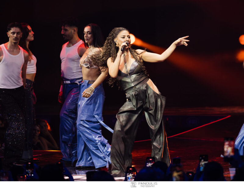 Η Έλενα Παπαρίζου στα MAD VMA 2026 από την ΔΕΗ: Η viral απάντηση για το «τραγούδι σε πρώην»
