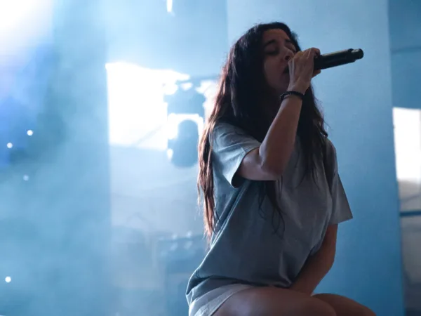 marina satti_proves mad vma 26