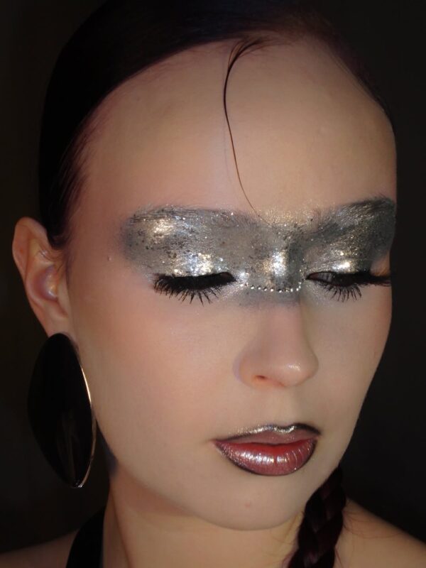 metallic_makeup_mad_vma