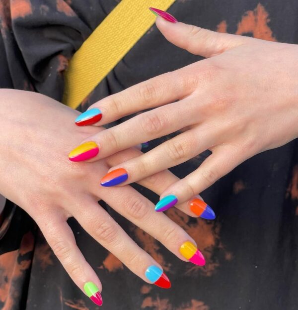 Pill Box Manicure: Η νέα εμμονή στα νύχια έχει retro vibes!
