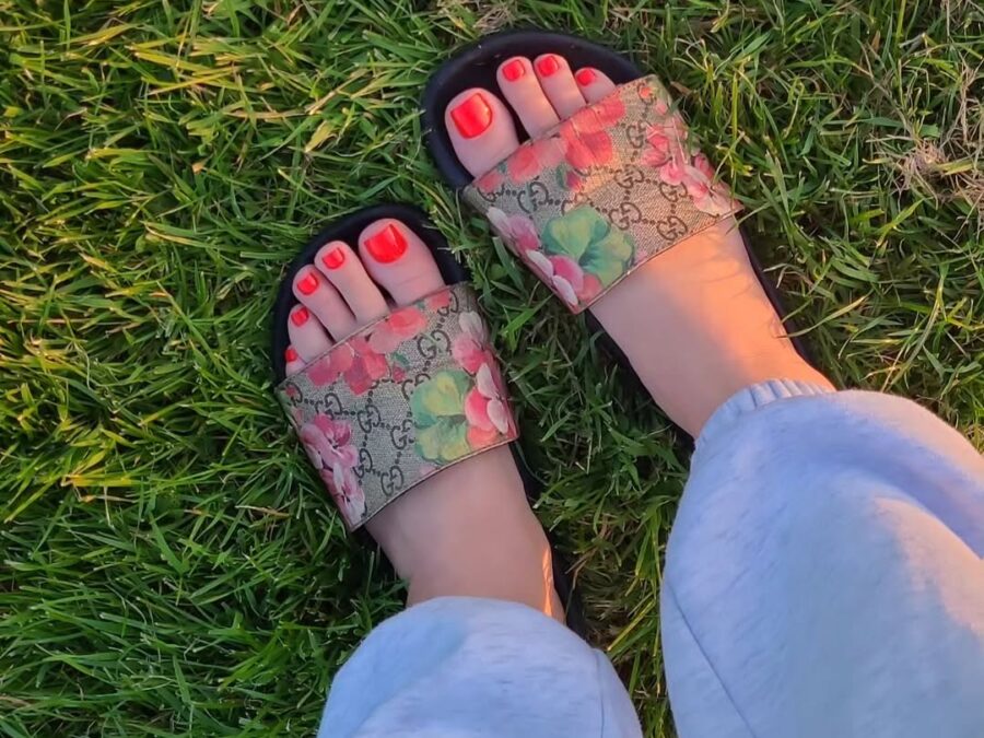 Sandal season: Οι 4 τάσεις στο πεντικιούρ που πρέπει να δοκιμάσεις φέτος | Ψυχαγωγία στο LivePress.gr