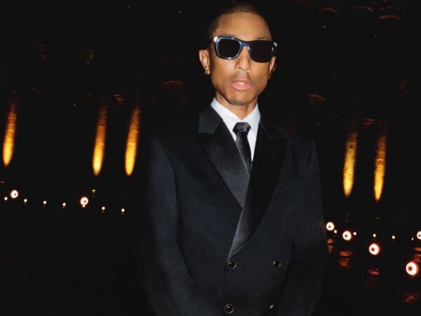 Pharrell Williams και Voices Of Fire ενώνουν τις δυνάμεις τους στο «The one»