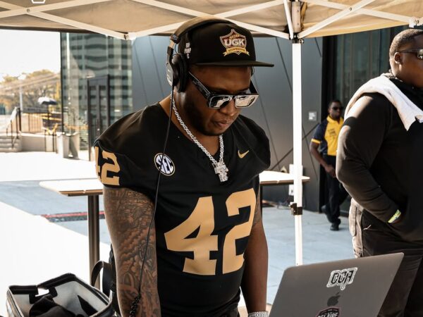 Tay Keith: Θρήνος στη hip-hop σκηνή μετά τον ξαφνικό θάνατο του παραγωγού των Drake και Travis Scott