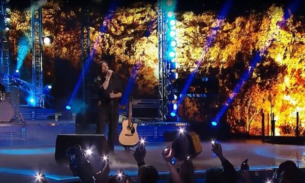 YFSF: Όταν η Amy Winehouse, ο Γιάννης Κότσιρας και ο Harry Styles συναντήθηκαν στην ίδια σκηνή