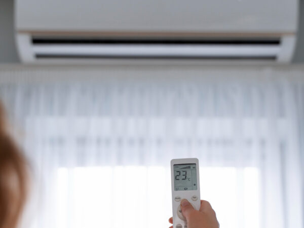 Πόσο κοστίζει πραγματικά μια μέρα με air condition ανοιχτό;