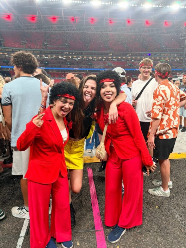 https://www.instagram.com/anastasia_padousi_official/