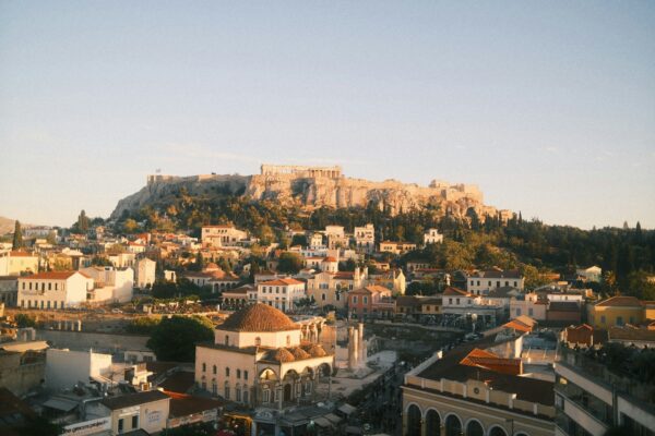 Τι να κάνεις τον Δεκαπενταύγουστο αν έμεινες στην πόλη – Οι βόλτες που θα σου θυμίσουν διακοπές