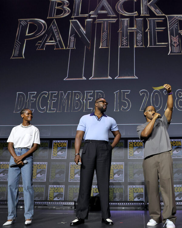 Η Letitia Wright, ο Winston Duke και ο Ryan Coogler στο πάνελ του Black Panther 3 στην Comic-Con.
