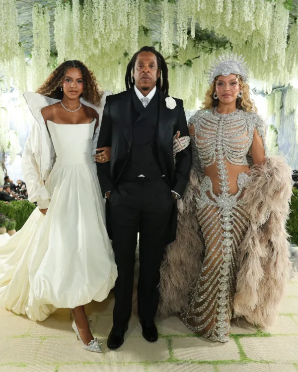 https://www.instagram.com/blueivycter/