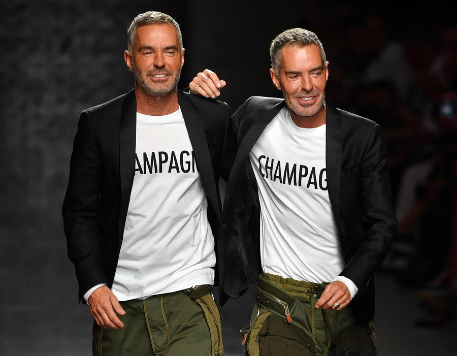 Τα αδέρφια DSquared2 στην Μύκονο – Το διάσημο δίδυμο της μόδας ζει το απόλυτο καλοκαιρινό σκηνικό