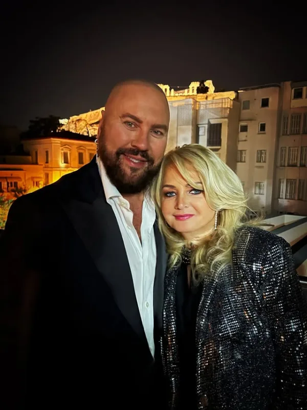 https://www.instagram.com/desmond.child/