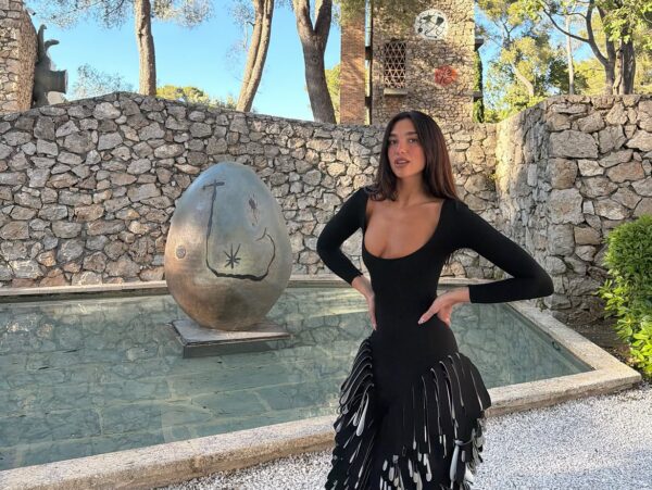 Dua Lipa: Το «Break My Heart» έσπασε το φράγμα του 1,5 δισ. streams – Το νέο ρεκόρ στο Spotify