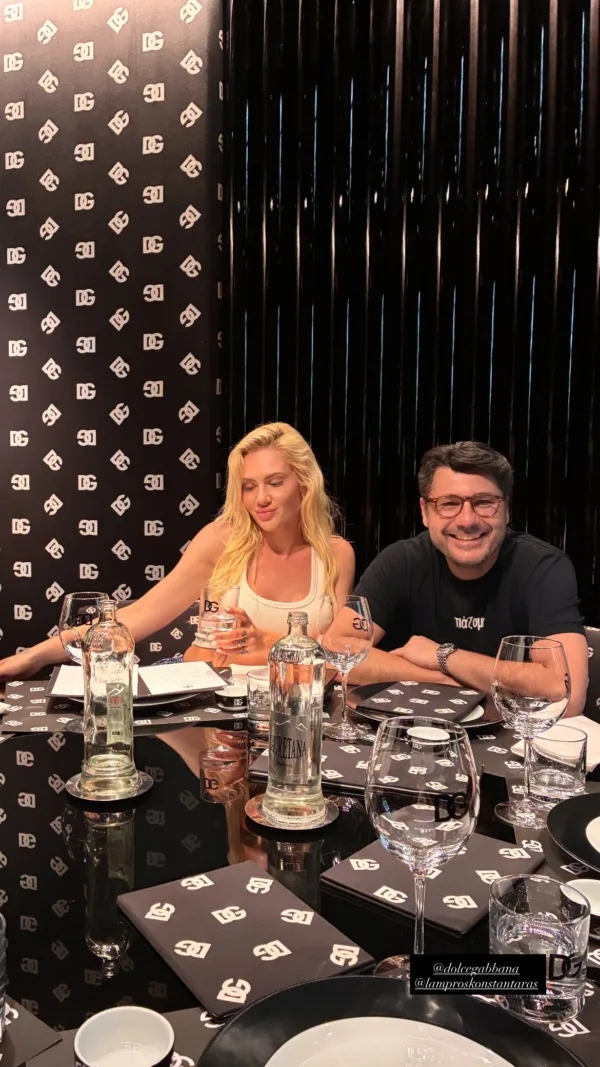 https://www.instagram.com/elenatsagkrinou_official/