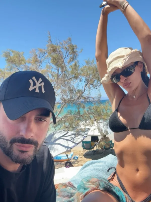https://www.instagram.com/foureira/