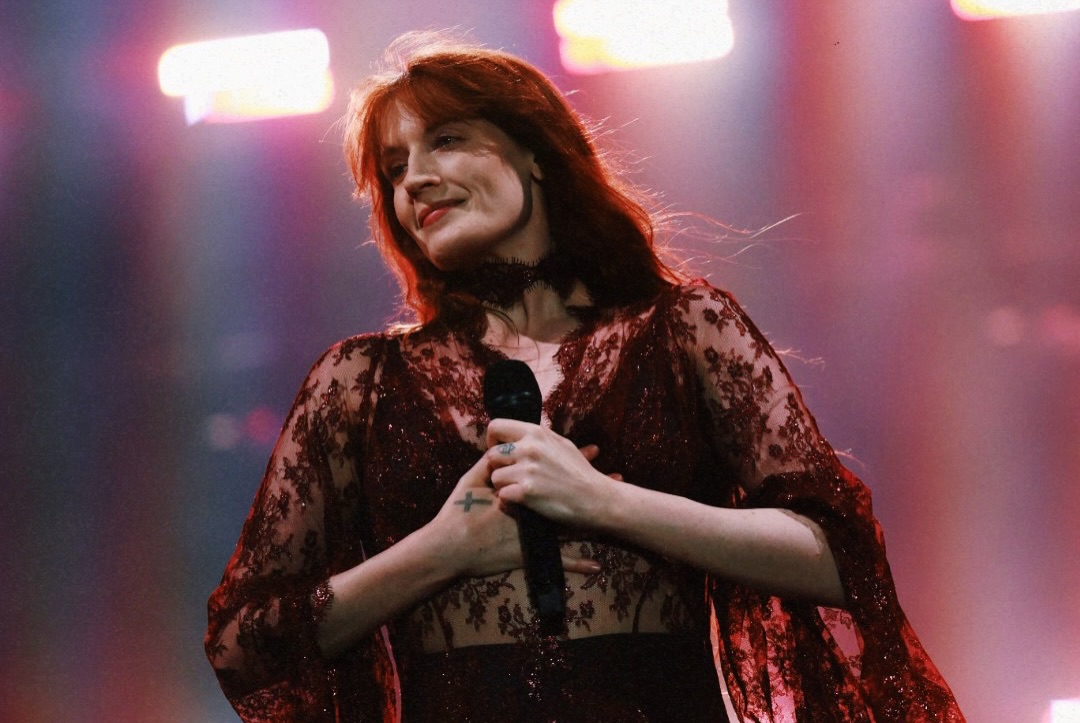 Η Florence Welch χάρισε στην Αθήνα μια συναυλία που δύσκολα περιγράφεται με λέξεις