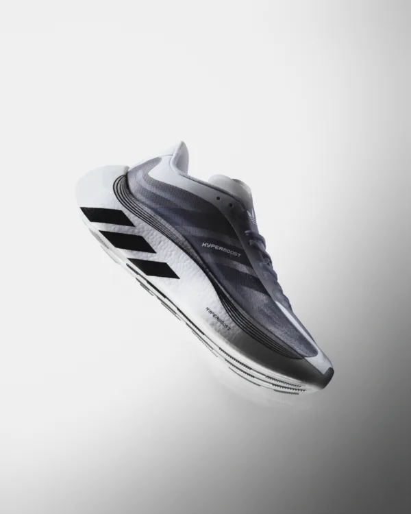 FW26_ORIGINALS_HYPERBOOST EUPHORIA_EPHR_LT_HERO_ANGEL_WHITE_BLACKSTRIPES_0004_LR
