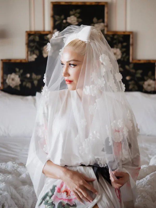 https://www.instagram.com/gwenstefani