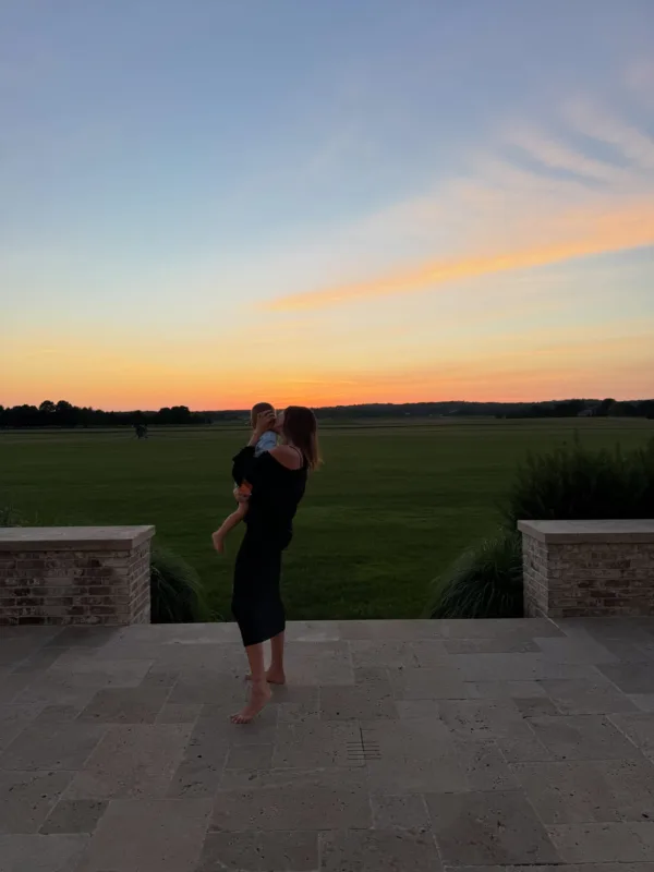 https://www.instagram.com/haileybieber/?hl=el