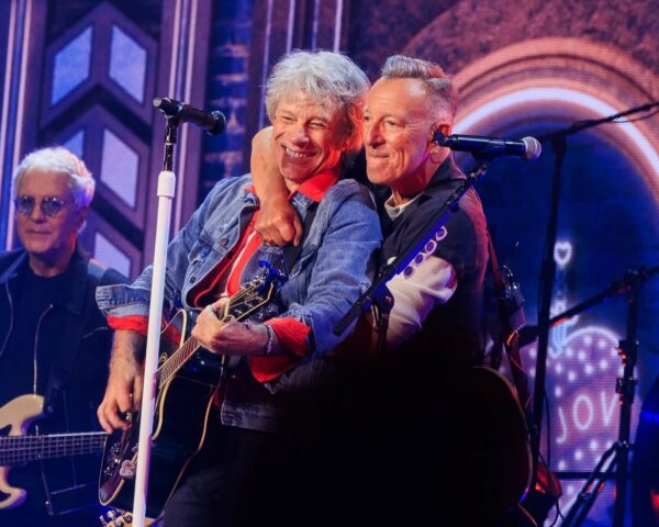 https://www.instagram.com/jonbonJovi/