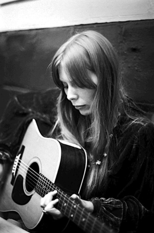 https://www.instagram.com/jonimitchell/