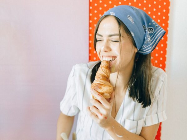 FoodTok approves: Το κρουασάν με παγωτό που έχει τρελάνει τα social media