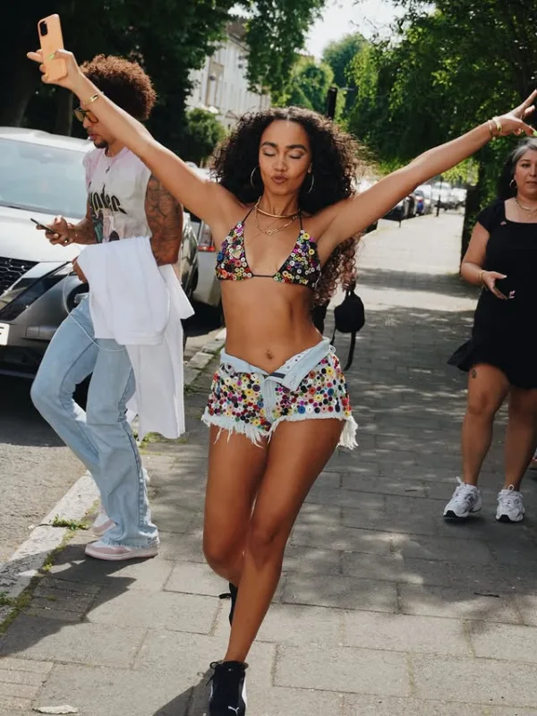 https://www.instagram.com/leighannepinnock/