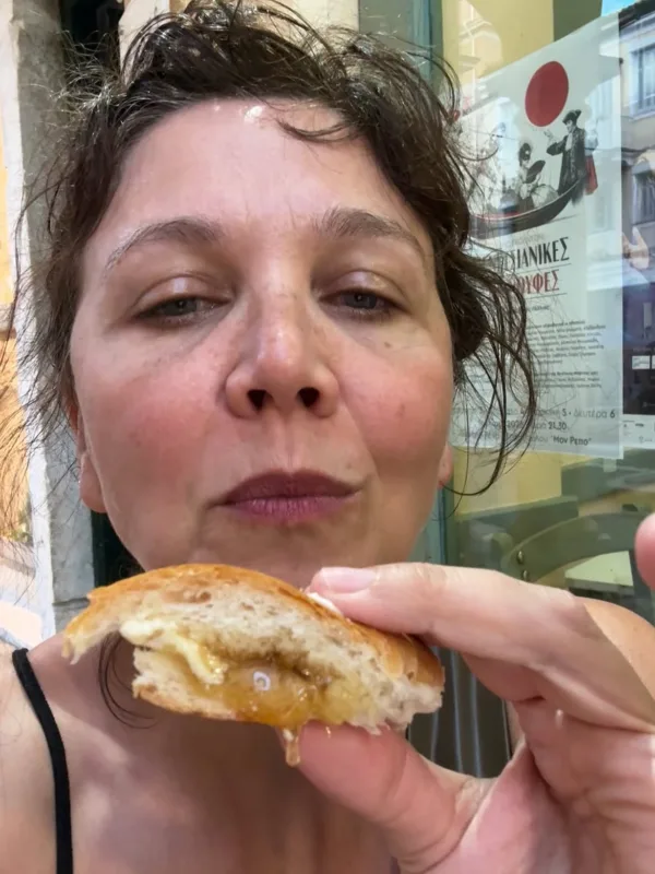 https://www.instagram.com/mgyllenhaal/