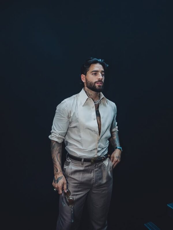 https://www.instagram.com/maluma/