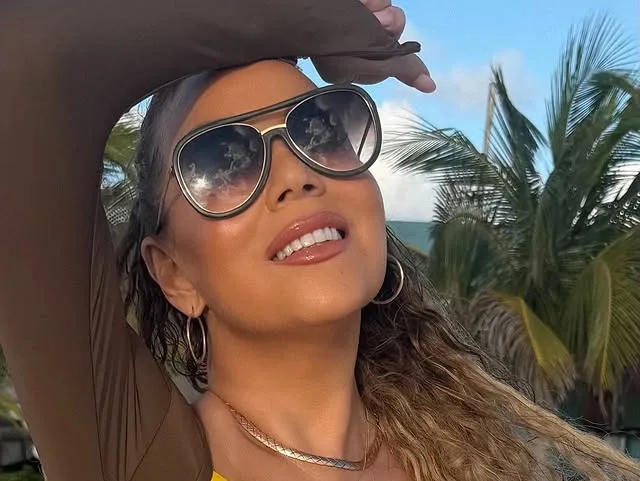 Η Mariah Carey γιορτάζει 30 χρόνια από το άλμπουμ «Daydream» με νέες κυκλοφορίες και νοσταλγικές αναρτήσεις.