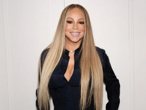 Η Mariah Carey γιορτάζει 30 χρόνια από την κυκλοφορία του άλμπουμ «Daydream» με νέα εμφάνιση.