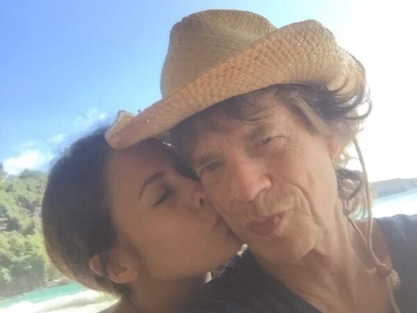 Ο Mick Jagger έκλεισε τα 83 και η ανάρτηση της αρραβωνιαστικιάς του θα σε κάνει να χαμογελάσεις