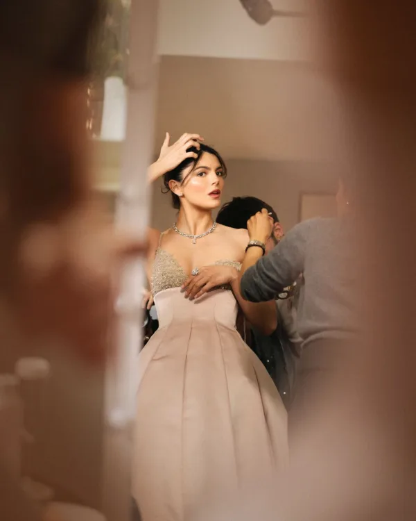 https://www.instagram.com/monicabarbaro/
