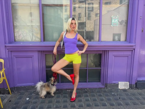 neon_rouxa