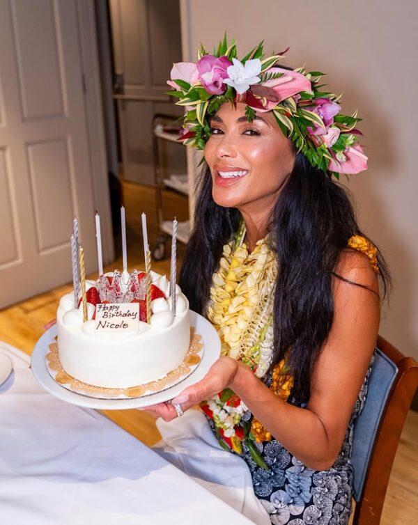 https://www.instagram.com/nicolescherzinger/