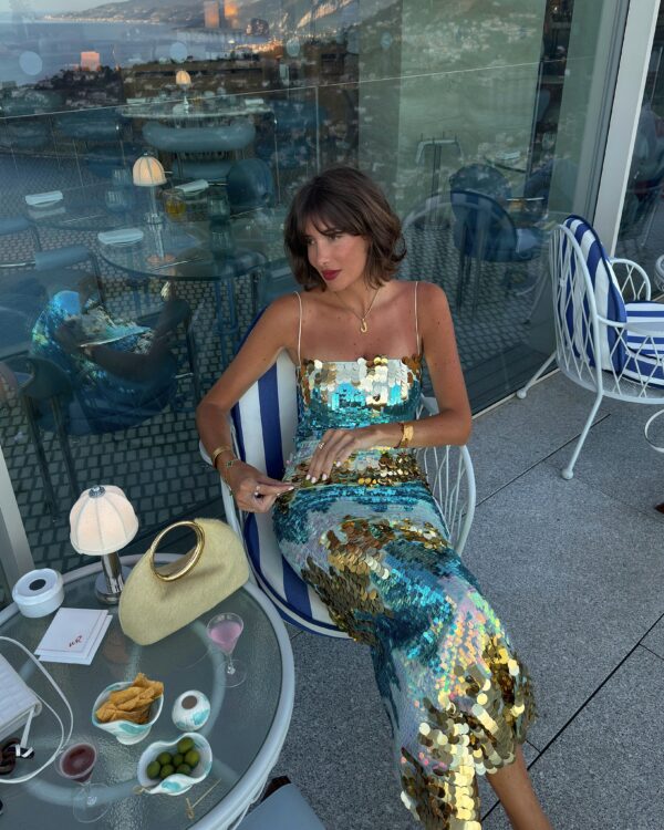 4 trends στα φορέματα με άρωμα 70s και mermaid vibes για τα beach parties
