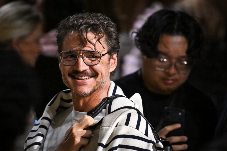 Ο Pedro Pascal άφησε για λίγο το Hollywood και ήρθε για διακοπές στην Ύδρα