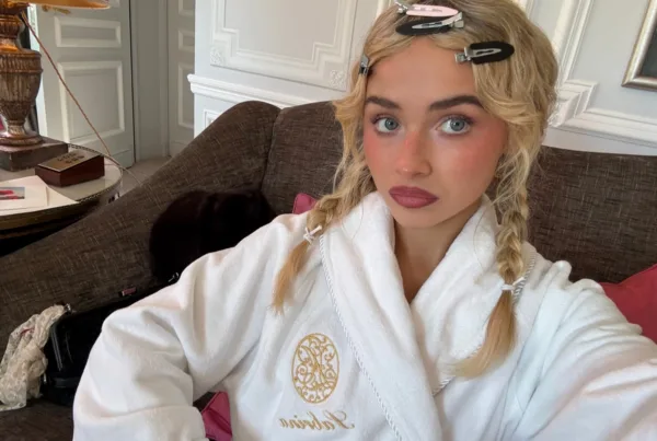 https://www.instagram.com/sabrinacarpenter/