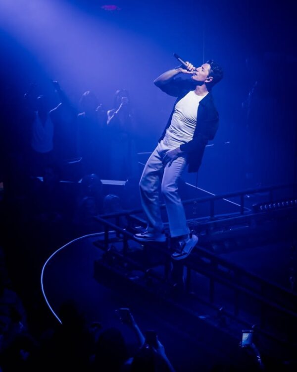 https://www.instagram.com/sakisrouvas/