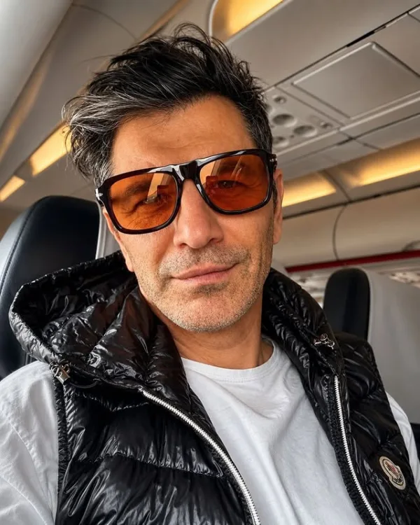 https://www.instagram.com/sakisrouvas/