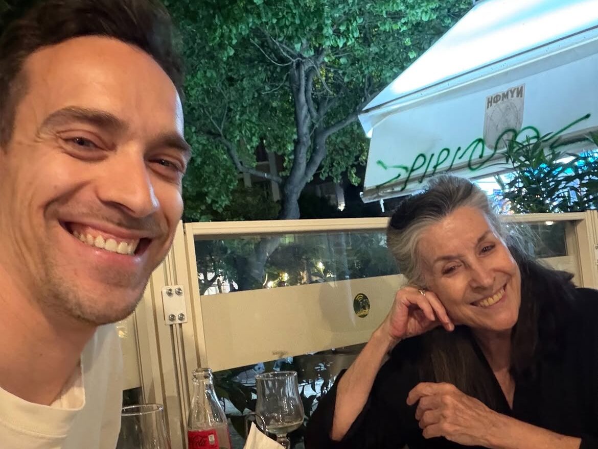 Όταν ο Δημήτρης Σαμόλης έπεισε τη Νένα Μεντή να τραγουδήσει ξανά το τραγούδι του πατέρα της