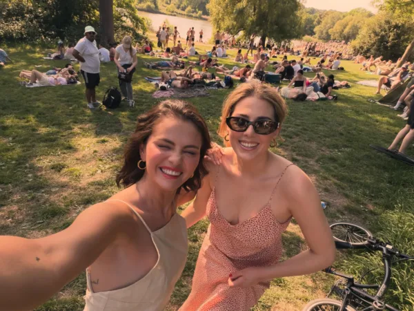 https://www.instagram.com/selenagomez/