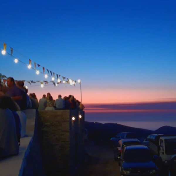 https://www.instagram.com/serifos.island/