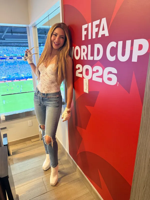 shakira_fifa (2)