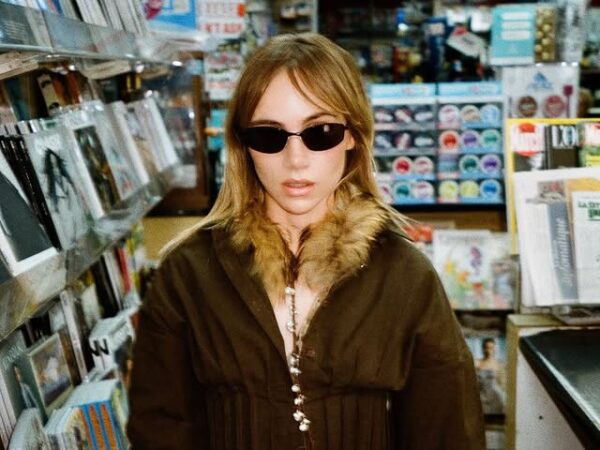 https://www.instagram.com/sukiwaterhouse/